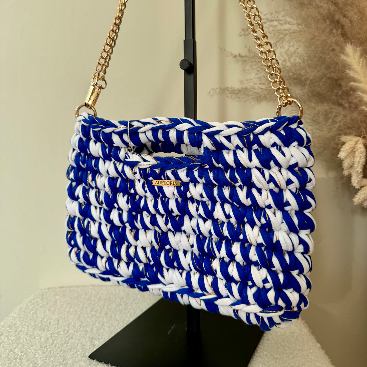 Sac Alma - Blanc, bleu électrique et fil pailleté doré