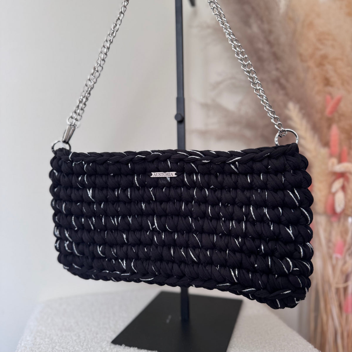 Pochette Maïa - Noir et fil pailleté argent