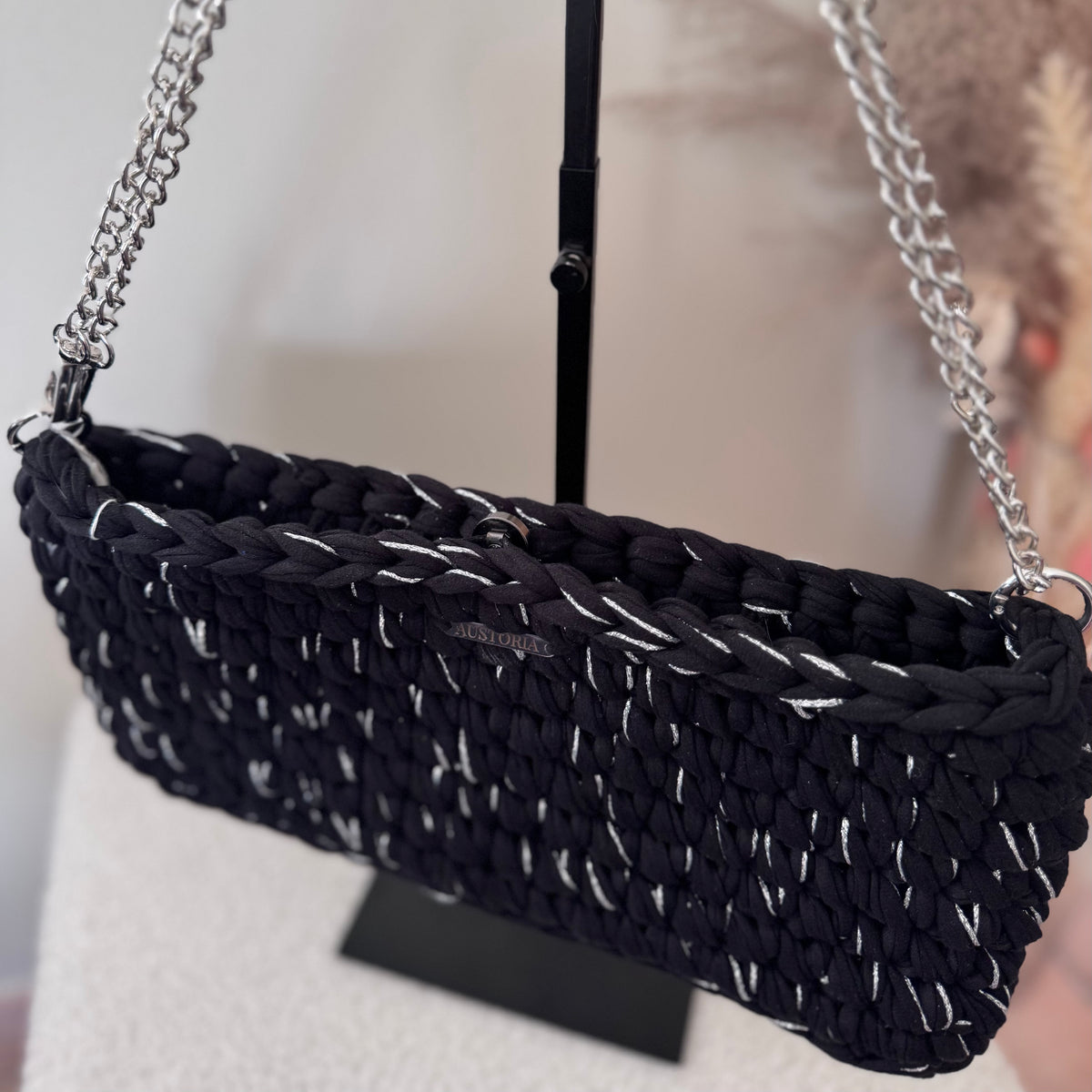 Pochette Maïa - Noir et fil pailleté argent