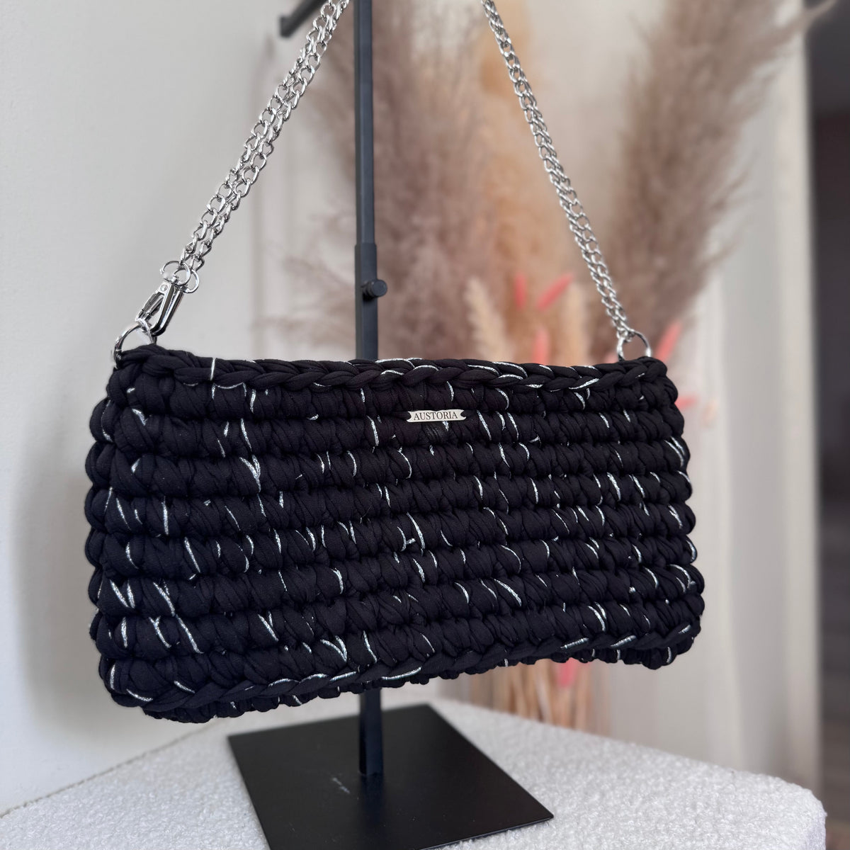 Pochette Maïa - Noir et fil pailleté argent